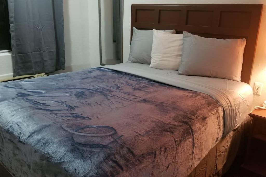 Hotel King Bed Hotel Room 114 Booking Stillwater Exterior foto